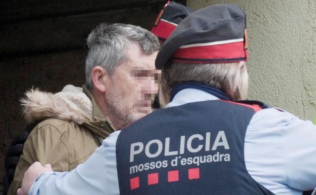 El hijo del presunto asesino de Susqueda queda en libertad con cargos solo por tráfico de drogas