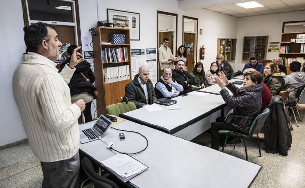 La Asamblea Ciudadana de afectados por el MetroTUS convoca una concentración el sábado frente al Ayuntamiento