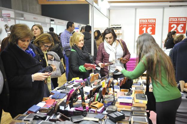 A la busca de gangas en la Feria del Stock