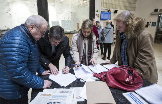 La obra para mejorar la calle Magallanes enfrenta al PP y PSOE y los vecinos presentan firmas