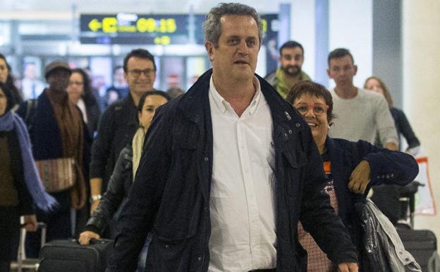 Forn defiende que Puigdemont y Comín renuncien al escaño «si es aritméticamente necesario»