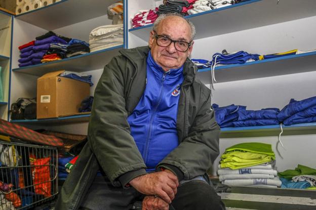 «Esto me cuesta dinero, aquí estamos para aportar y no para sacar»