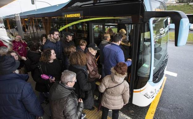 San Román y Primero de Mayo, satisfechos con la «rectificación» de las rutas del MetroTUS