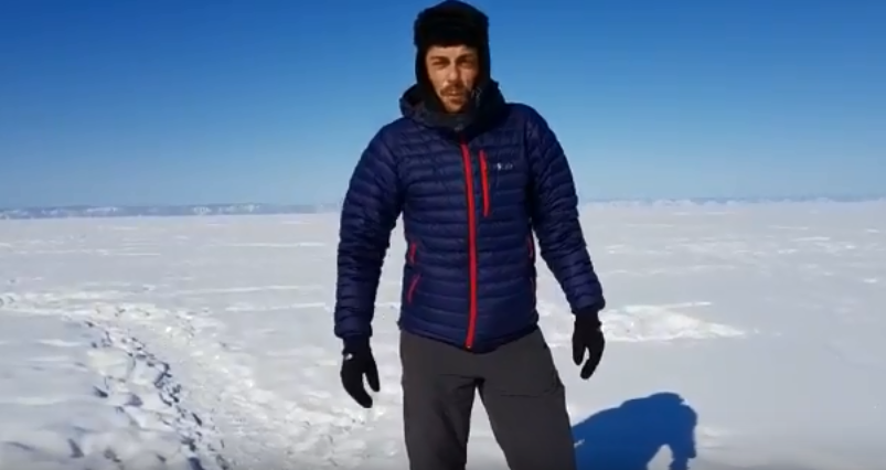 José Antonio Soto gana la Maratón del Lago Baikal a -25 grados