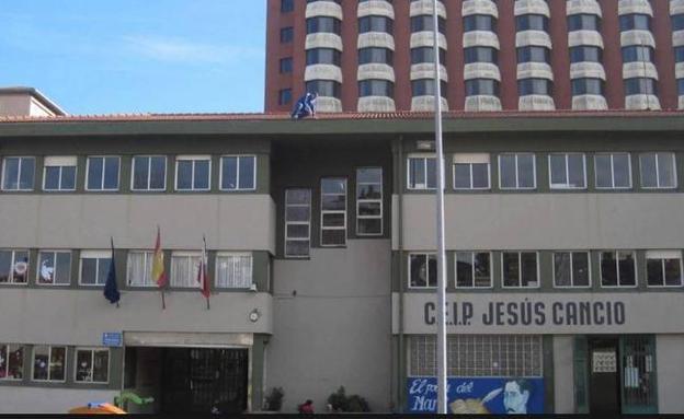 Educación redefinirá el proyecto del colegio Jesús Cancio para evitar su cierre
