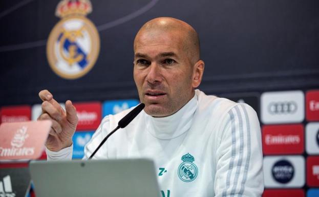 Zidane: «Al que le gusta el fútbol le tiene que gustar Benzema»