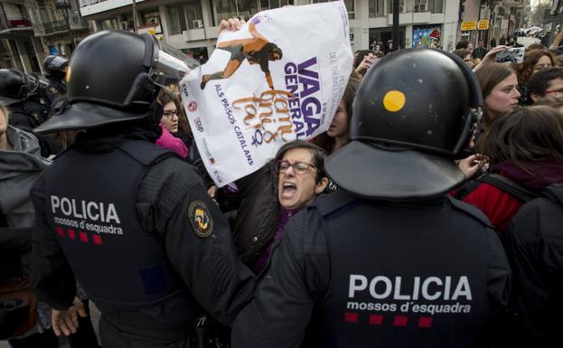 Los Mossos intentaron acceder a 35 bases de datos de los ciudadanos