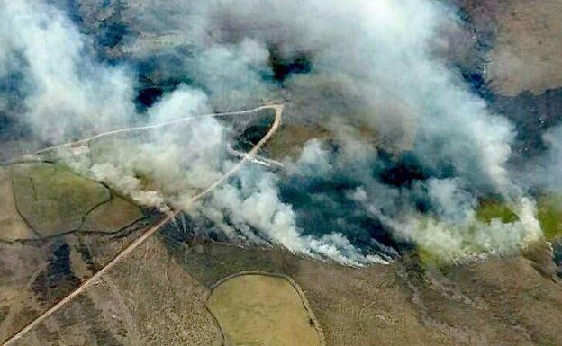 Cantabria mantendrá activo el operativo contra incendios mientras dure el viento Sur
