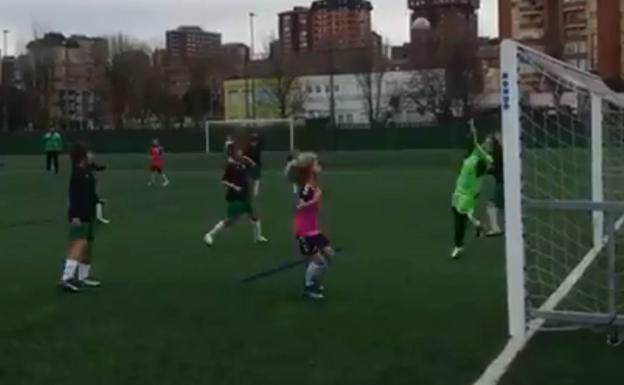 El golazo de Paula, una benjamín de nueve años del Racing Féminas