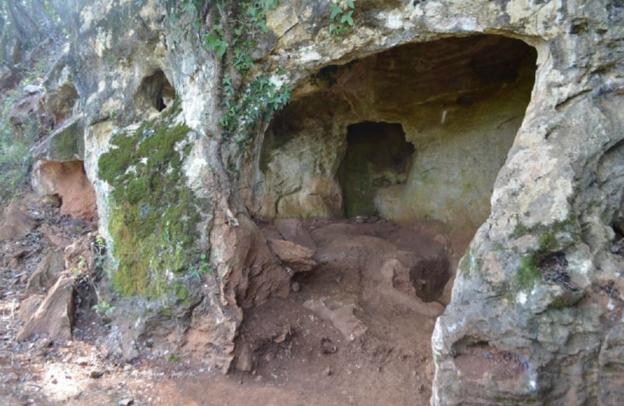 Encuentran restos humanos de la Edad del Bronce en la cueva del Copillo