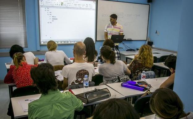 Las oposiciones docentes inician su cuenta atrás