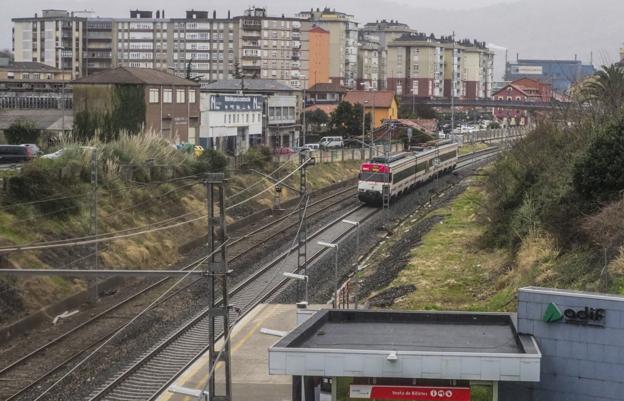 Fomento, Camargo y Adif dan luz verde al proyecto para cubrir las vías del tren