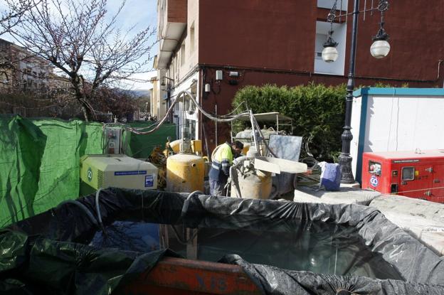 Vecinos de Pequeñeces denunciarán al Ayuntamiento por daños en su edificio