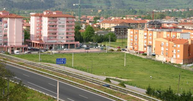 Los Corrales gestiona abrir una gran finca junto al centro para uso público