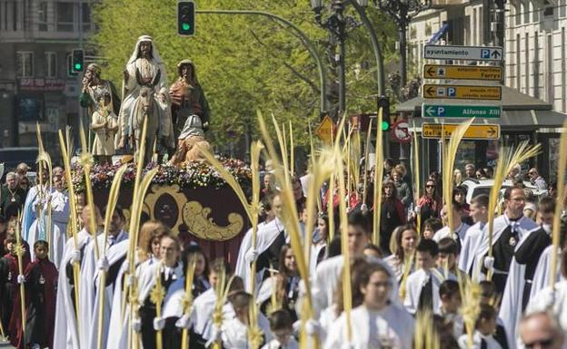 Doce procesiones y dos mil cofrades recorrerán las calles de Santander