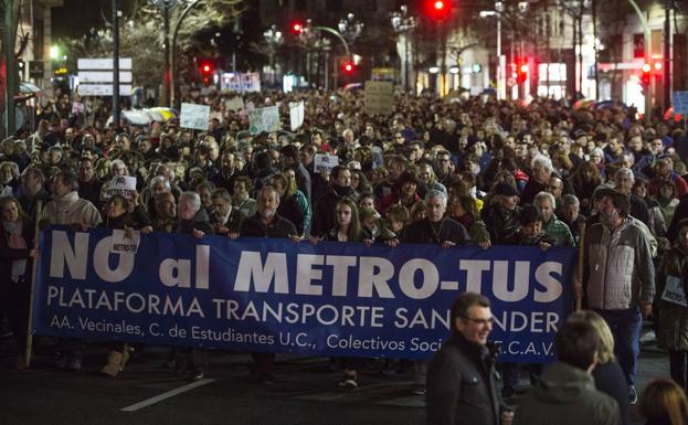 La Plataforma de Transporte estudia nuevas movilizaciones contra el MetroTUS