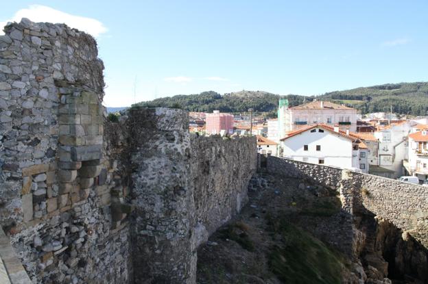 Castro recuperará su muralla medieval