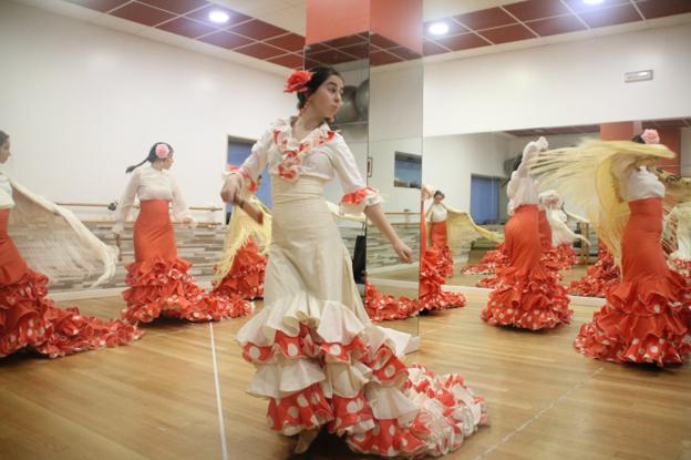 De Sarón salieron bailarinas y de Toledo regresaron campeonas