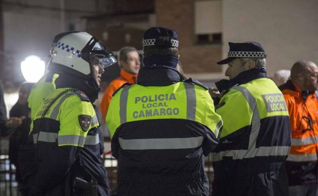 Los policías locales de Cantabria se movilizan para exigir la jubilación a los 60 años