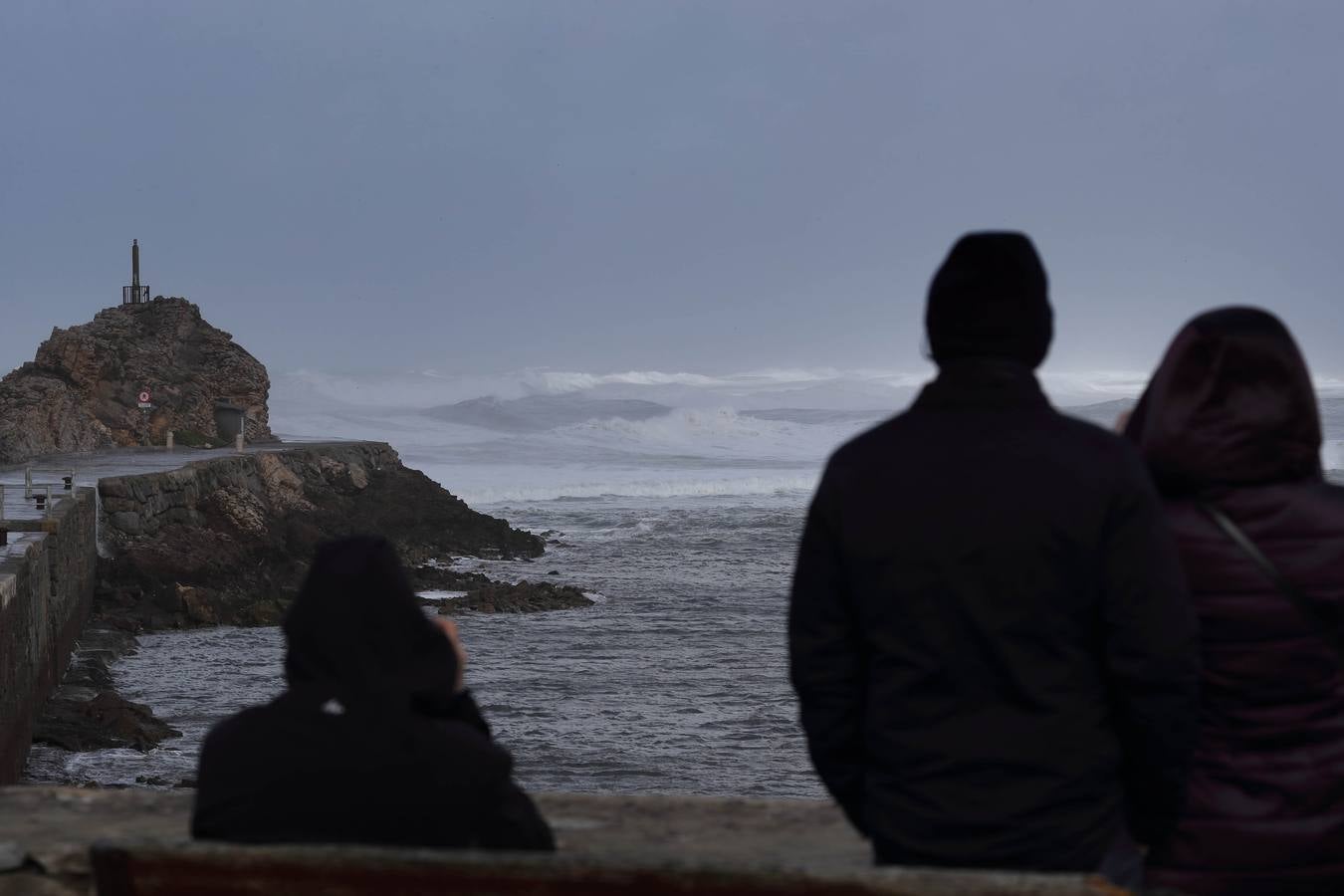 La costa cántabra muestra su bravura
