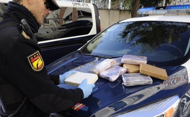 Detienen a un cántabro con diez kilos de cocaína en el maletero del coche