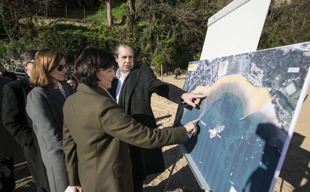 Las acciones contra los espigones se multiplican y Gema Igual insiste en que «queremos que haya playa y hay que actuar»