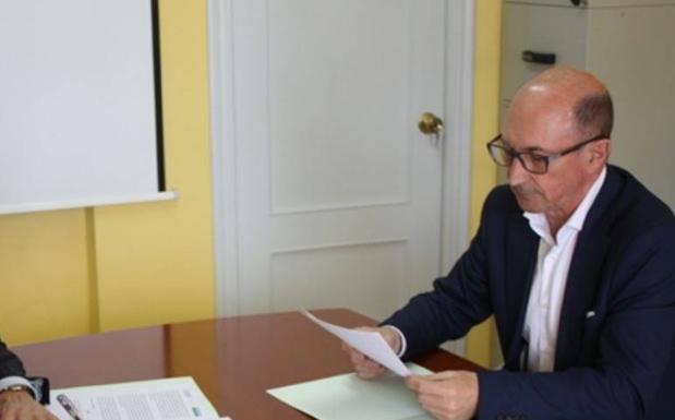 Dimite el gerente de la Fundación Valdecilla