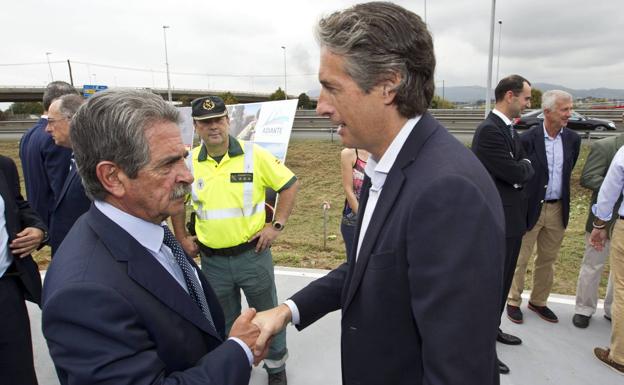 Revilla: «¿Dónde está la lluvia de millones prometida por el ministro De la Serna?»