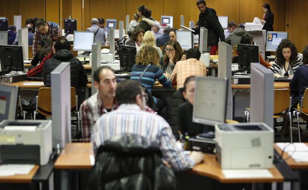 Uno de cada tres contribuyentes no marca ni la equis social ni la de la Iglesia