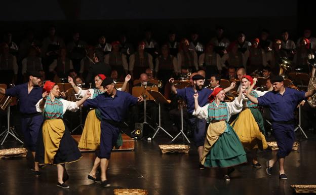 La Gala del Folclore Cántabro hace un guiño a Argentina