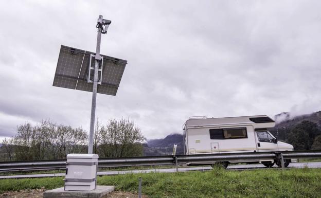 Tráfico asegura que el radar de tramo de Limpias ha logrado una «significativa reducción» de la velocidad