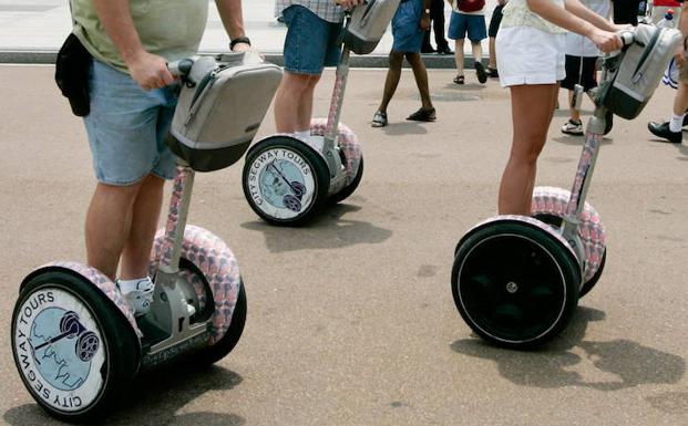 El conductor de un patinete eléctrico da positivo por anfetaminas, cocaína y cannabis