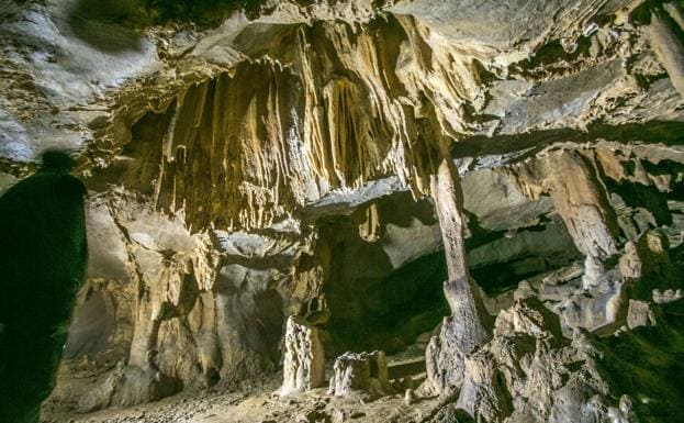 Las cuevas cántabras Auria y Hornos de la Peña, en el programa de TVE 'Arqueomanía'