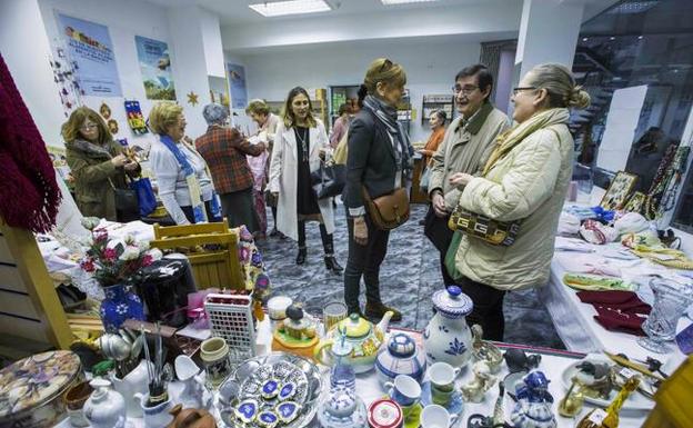 Un bazar solidario para escolarizar a niños