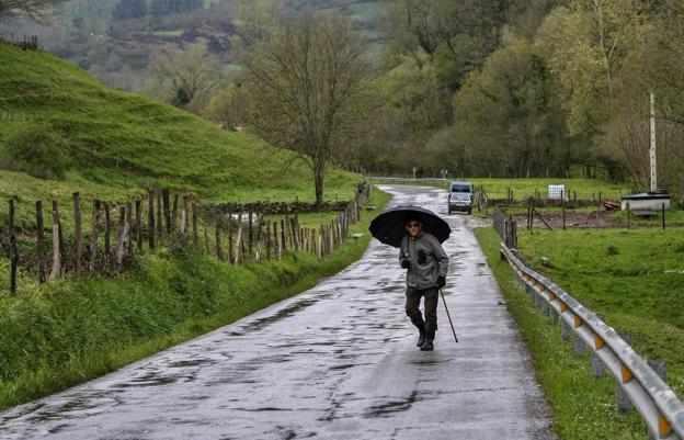 El Gobierno invierte cinco millones en la primera fase de la mejora de la carretera Iguña-Toranzo