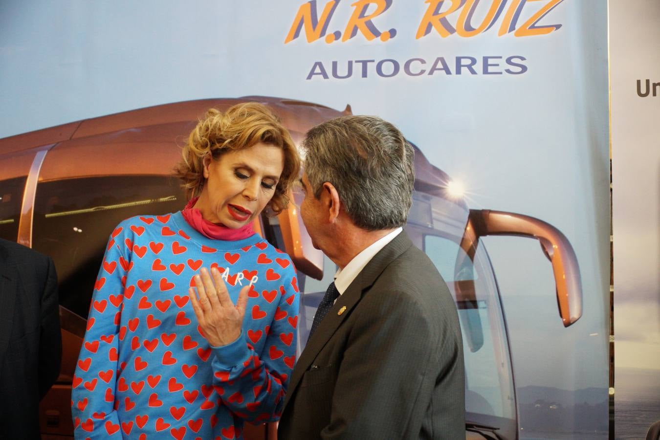Presentación del autobús decorado por Agatha Ruiz de la Prada