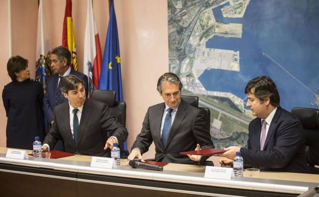 De la Serna delega las competencias de Renfe, Enaire, Adif y Puertos en Gómez-Pomar