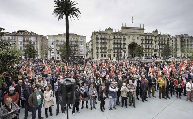 Miles de personas reclaman en Santander pensiones «dignas»