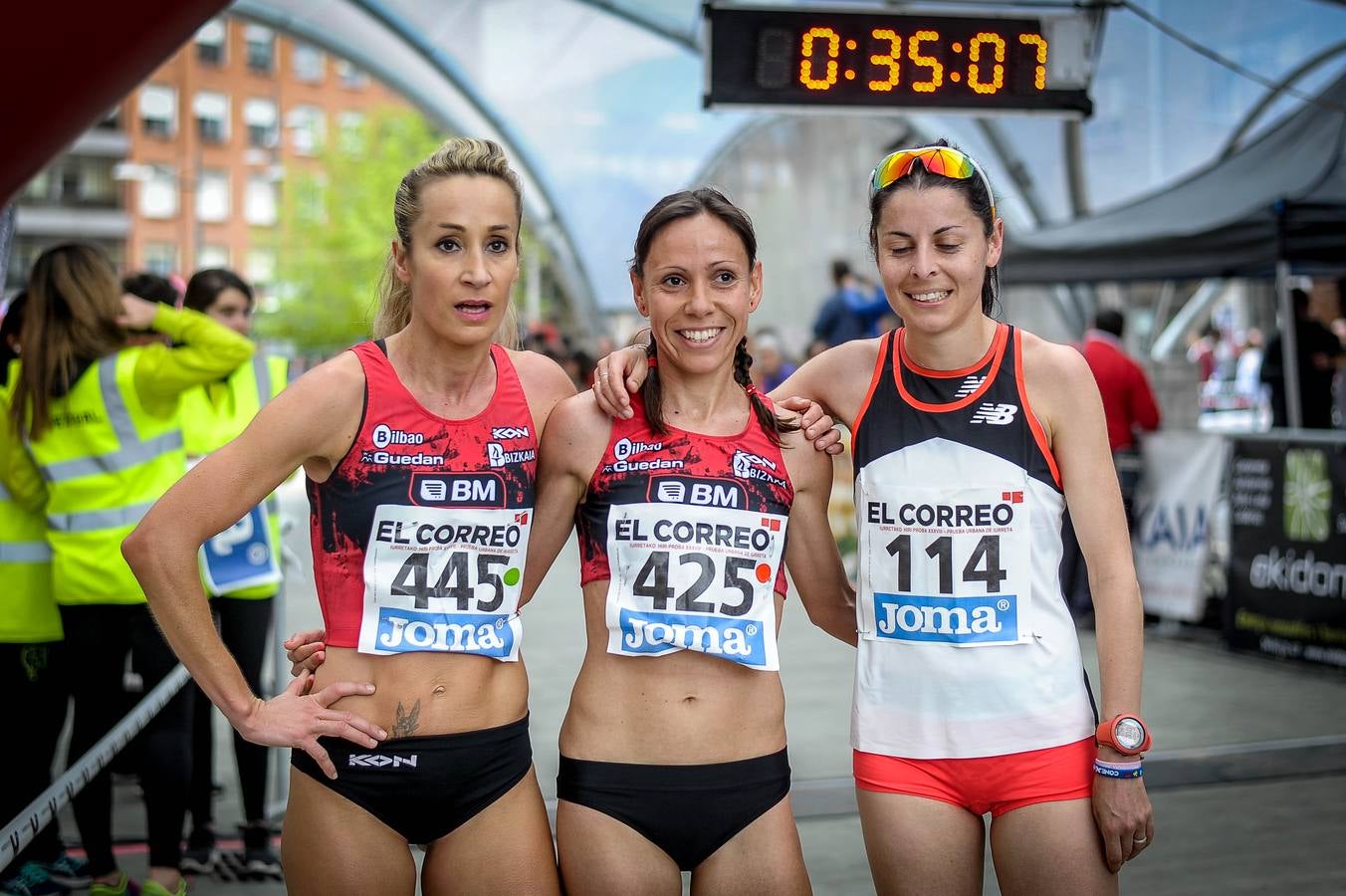 Zulema y Paula, en el podio del Nacional de 10 kilómetros