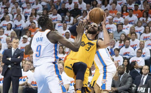 Ricky Rubio gana duelo a Westbrook y disfruta de su primer triunfo en playoffs