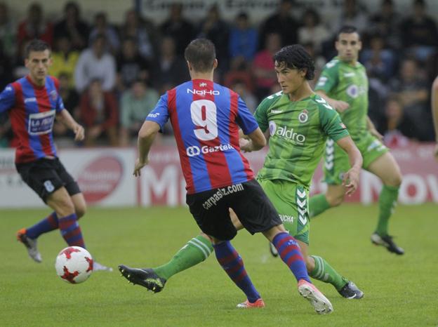 Carlos Pouso opta por Juan Gutiérrez en lugar de Mirapeix para la defensa