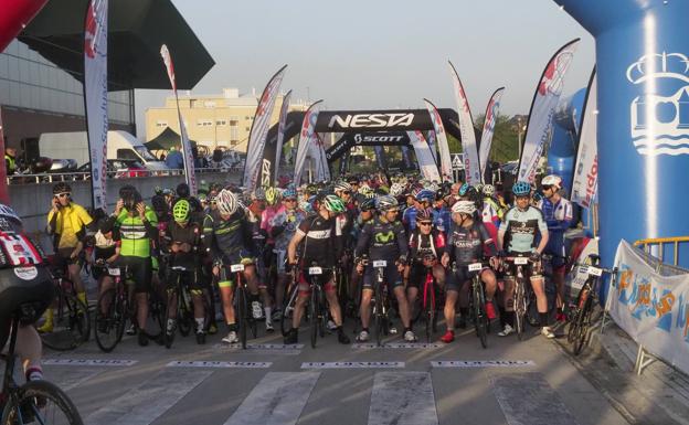 1.800 ciclistas vuelven a hacer grande La Cantabrona