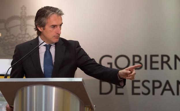 De la Serna: «En el prado de La Pasiega solo hay un burro atado a una valla, no veo obras»