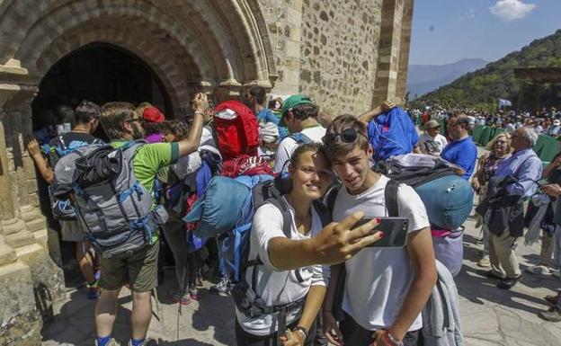 El peregrino, una estampa familiar en Liébana