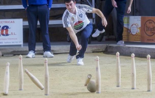 Duelo por todo lo alto en Muslera