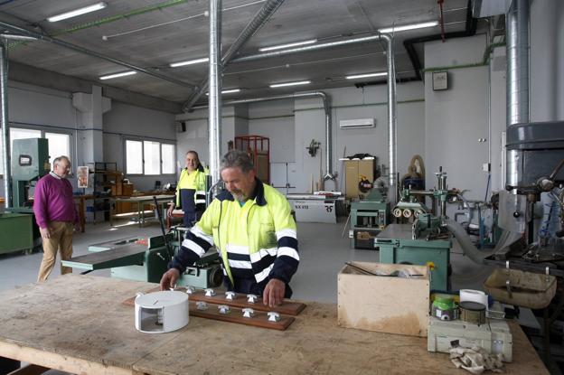 La falta de personal y organización en la plantilla municipal deja algunos servicios bajo mínimos
