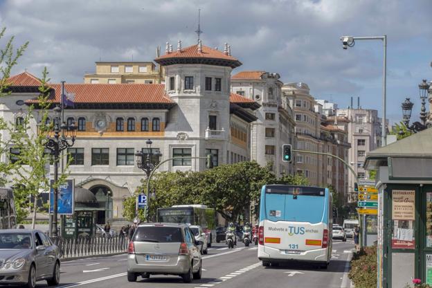 Las 41 cámaras que vigilan el carril bus todavía no están en funcionamiento