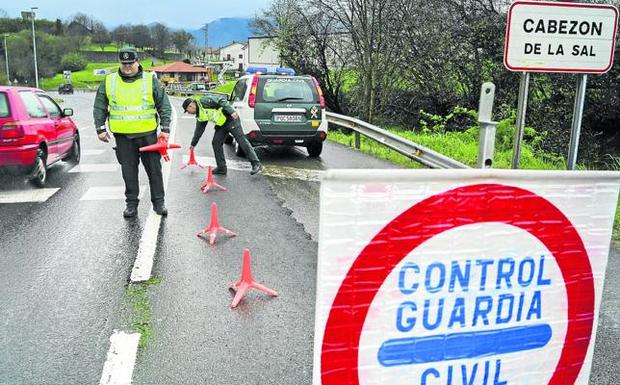 Tráfico pone 692 multas por exceso de velocidad en Cantabria en sólo siete días