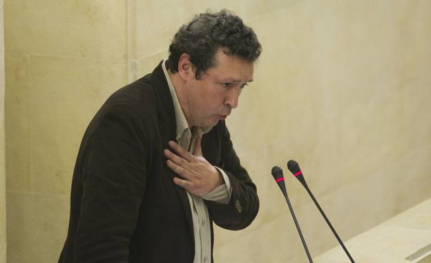 El PP acusa a Real de «no dar la cara» por el caso SCS y la consejera habla de «cacería política»