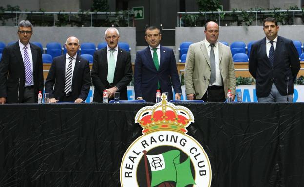 La directiva seguirá al frente del Racing hasta que Pitma designe un sucesor